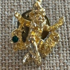 Leprechaun Pin Brooch Small Gold Tone Green Stone Irish